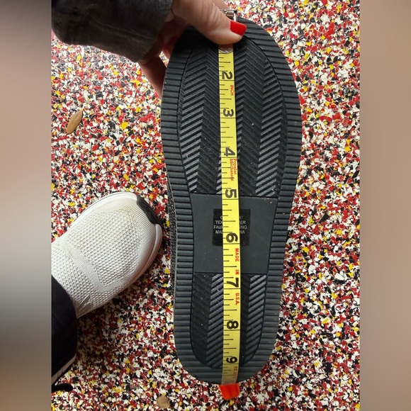 Cute sequined boots -never worn! - Picture 4 of 4